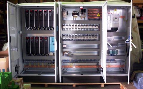 Multi-compartment control panel - 360Kw with soft starter