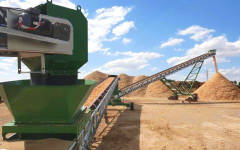 Biomass belt conveyor