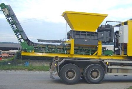 Scrap metal transport with Manubloc conveyors