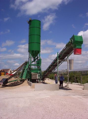 Manukit belt conveyor for concrete